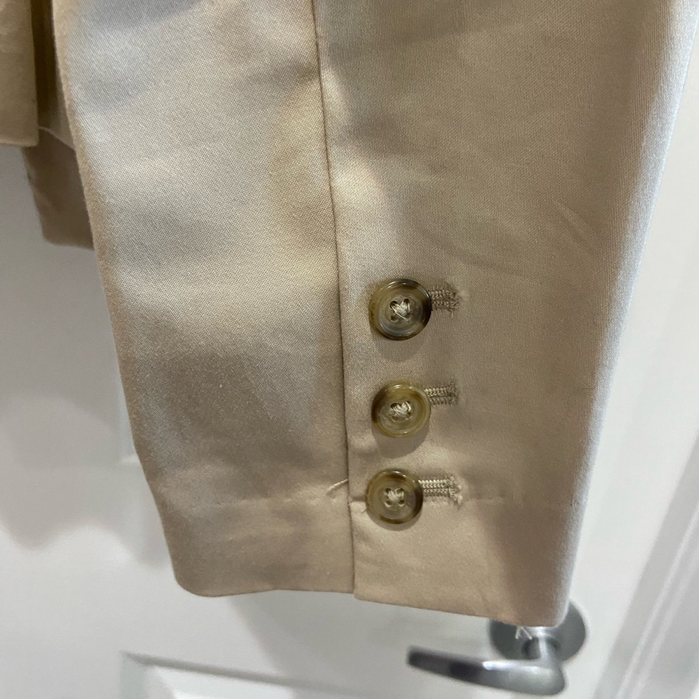 Tan Women's Blazer, size 12 , looking for a new home - Picture 4 of 6